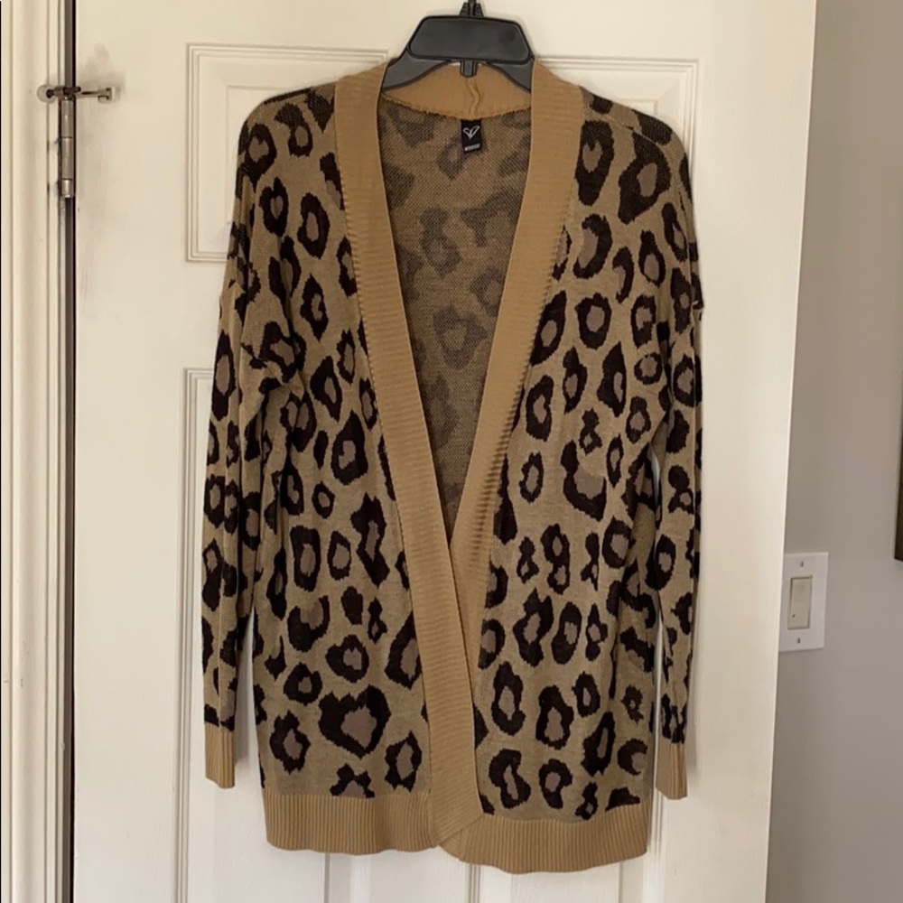 Leopard cardigan size small Windsor